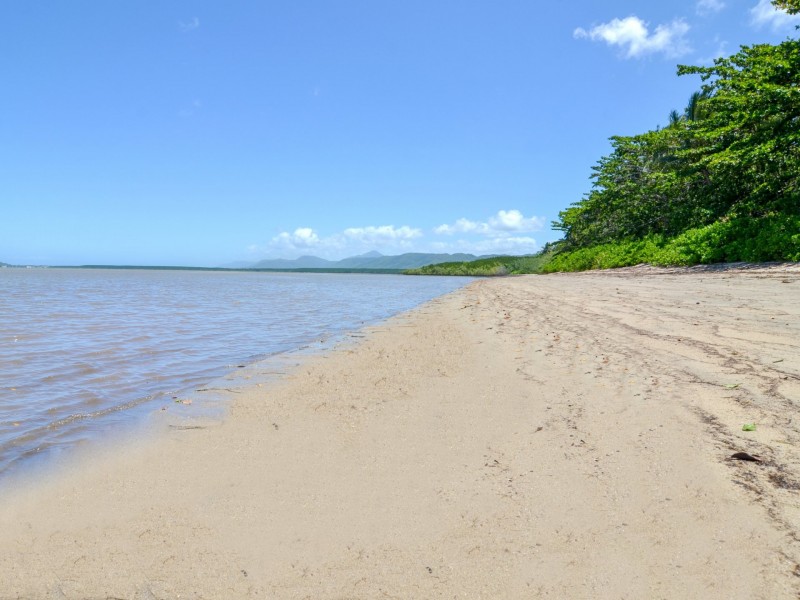 5 Kurrubal Close, Cooya Beach QLD 4873