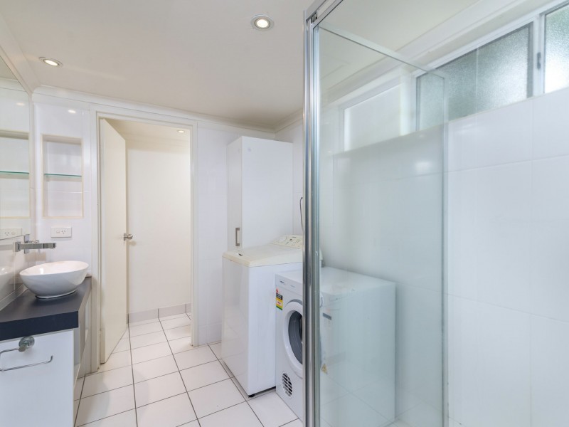 8 Queenslander/8-10 Mudlo Street, Port Douglas QLD 4877
