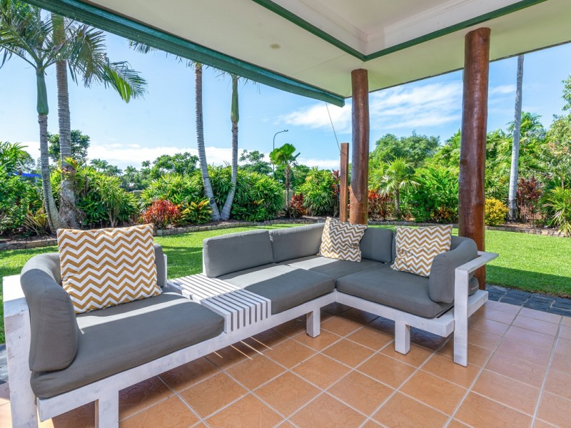 1 Sunbird Close, Port Douglas QLD 4877