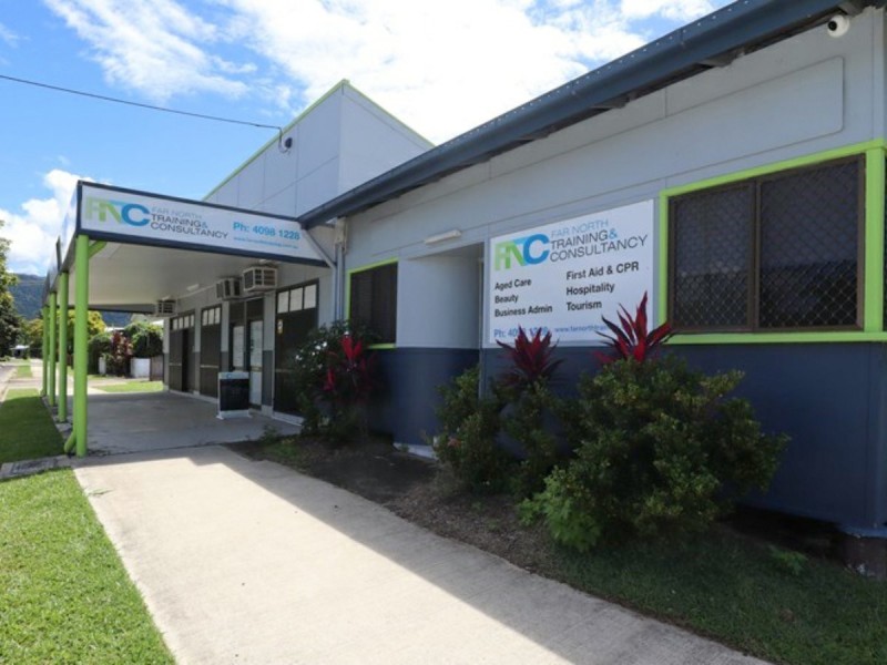 11 Johnston Road, Mossman QLD 4873