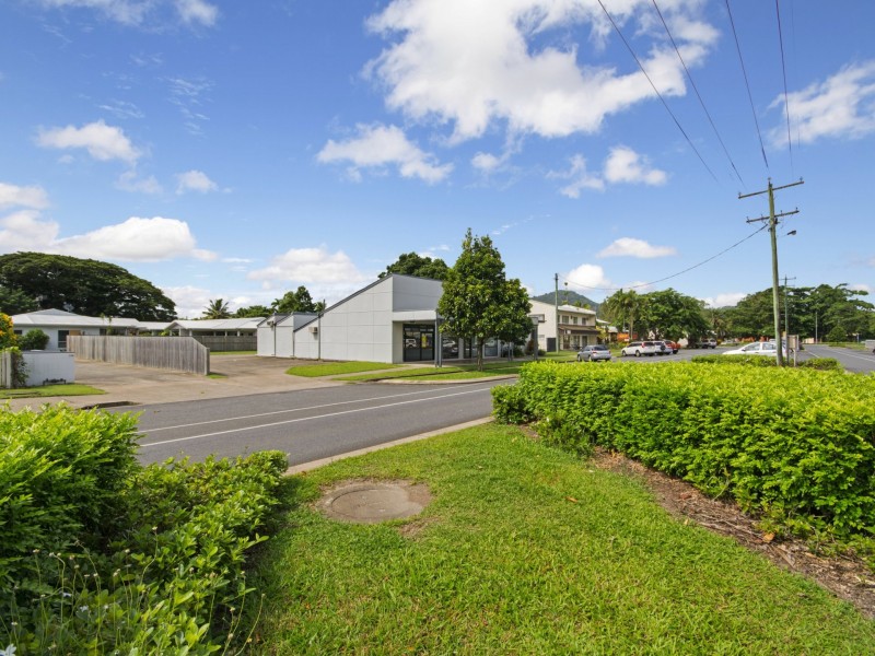 11 Johnston Road, Mossman QLD 4873