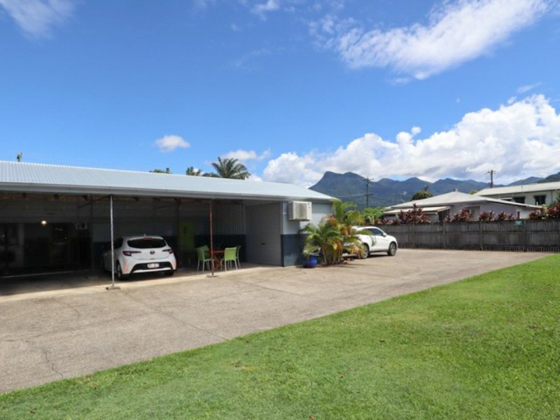 11 Johnston Road, Mossman QLD 4873