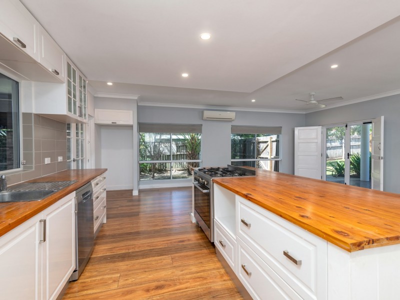 7 Endeavour Street, Port Douglas QLD 4877