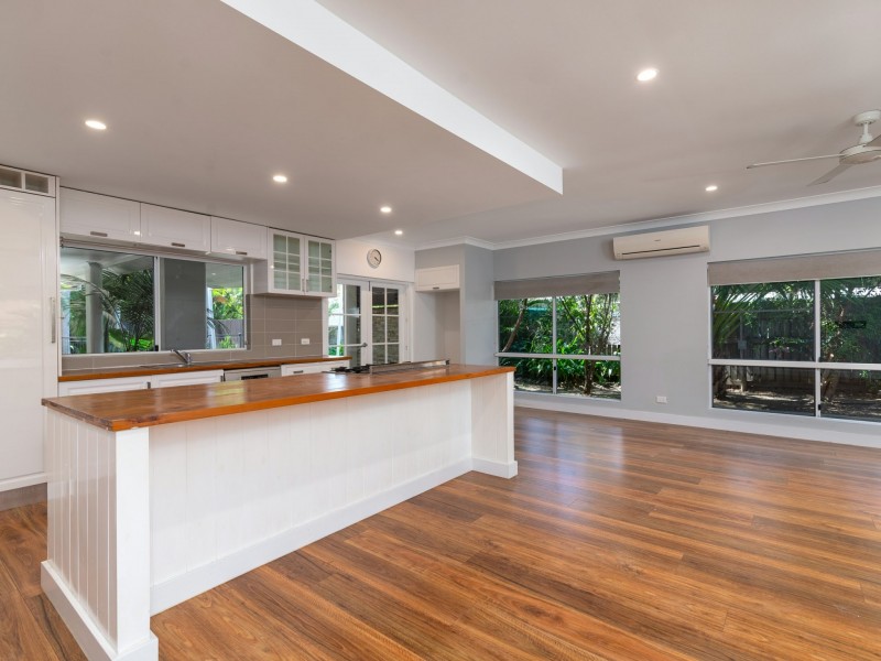 7 Endeavour Street, Port Douglas QLD 4877