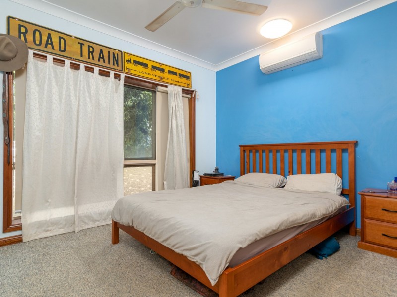 8 Jones Street, Mossman QLD 4873