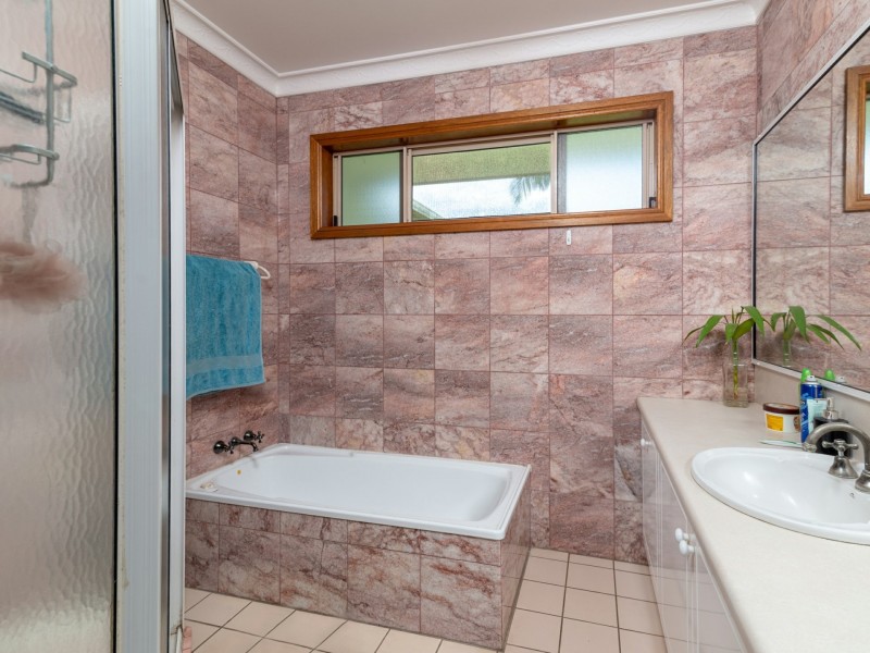 8 Jones Street, Mossman QLD 4873