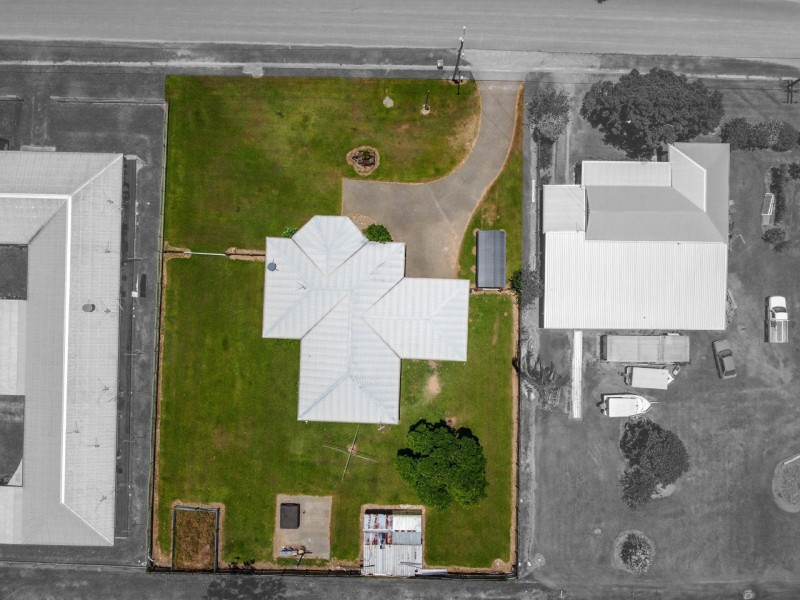8 Jones Street, Mossman QLD 4873