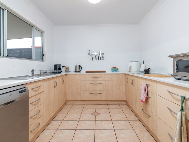 18 Andrews Street, Newell QLD 4873