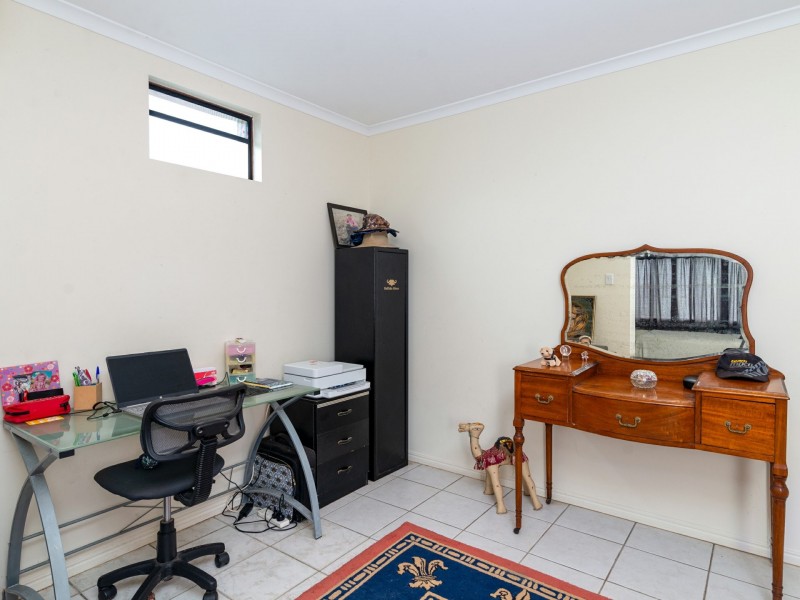 18 Andrews Street, Newell QLD 4873