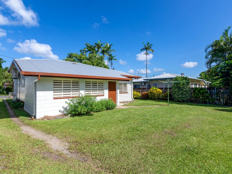 3 Crawford Street, Mossman QLD 4873