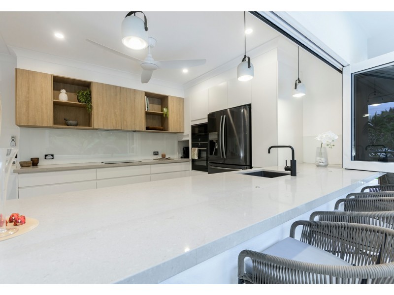 6 Sorrento Crescent, Port Douglas QLD 4877