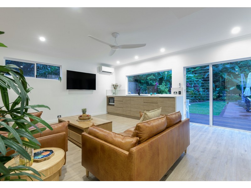 6 Sorrento Crescent, Port Douglas QLD 4877