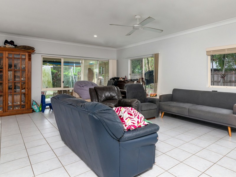 9 Forest Glen Drive, Mossman QLD 4873
