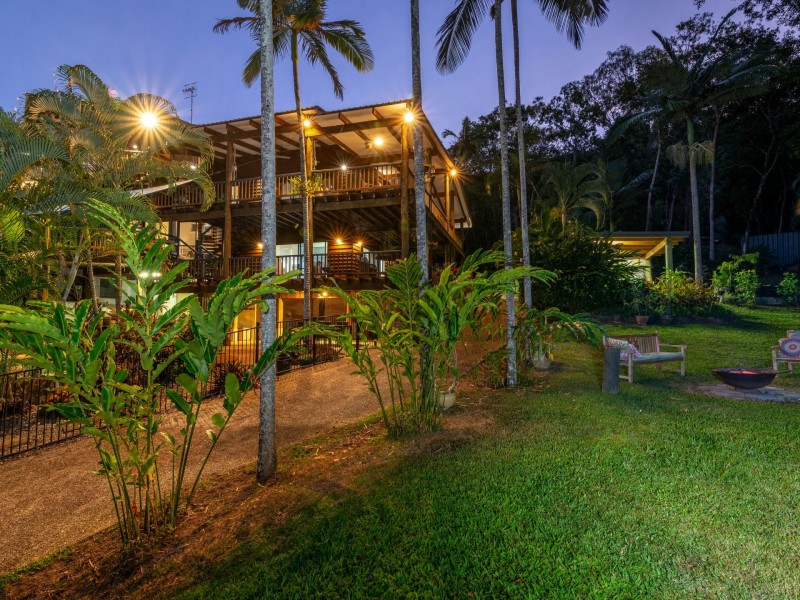 65 Ocean View Road, Port Douglas QLD 4877