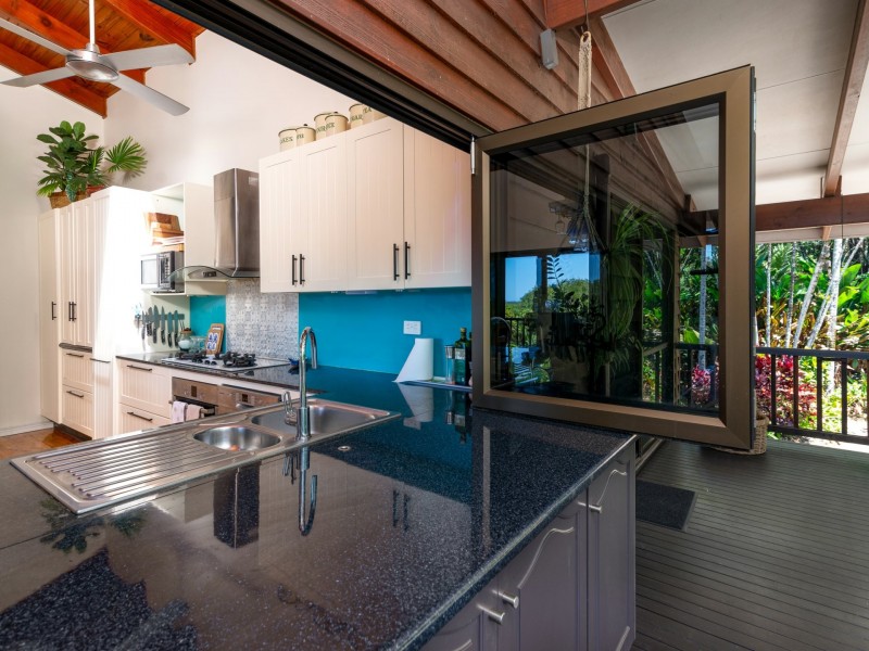 65 Ocean View Road, Port Douglas QLD 4877