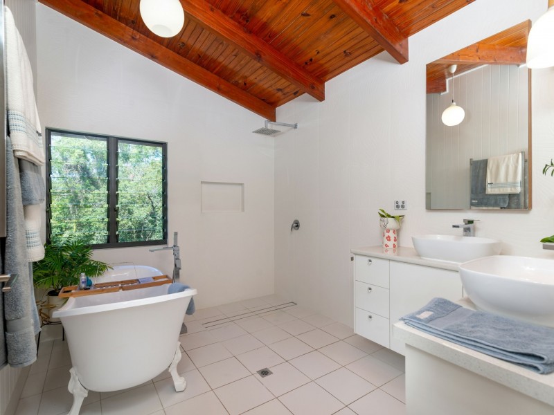 65 Ocean View Road, Port Douglas QLD 4877