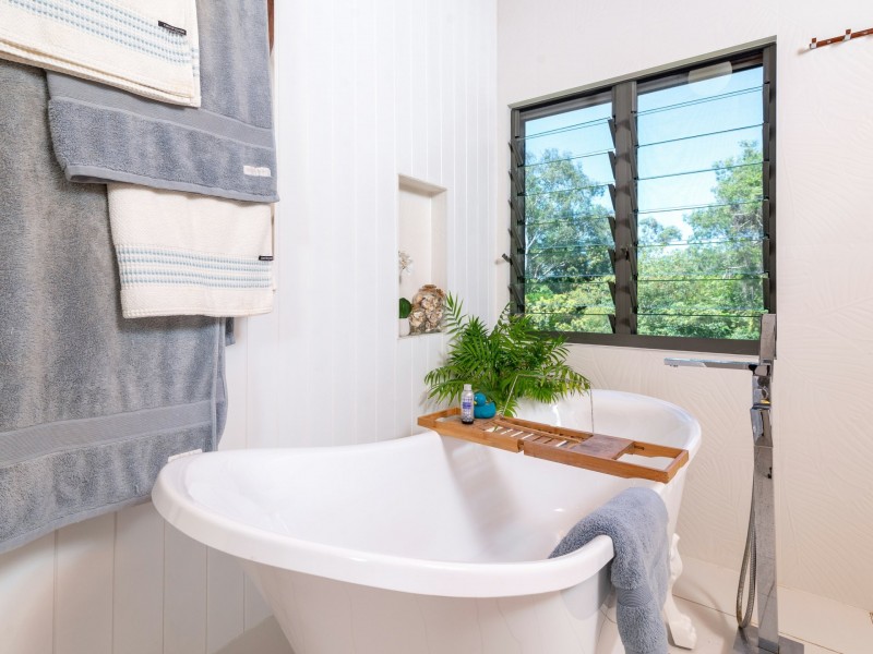 65 Ocean View Road, Port Douglas QLD 4877