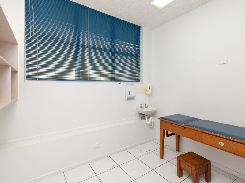 4 Front Street, Mossman QLD 4873