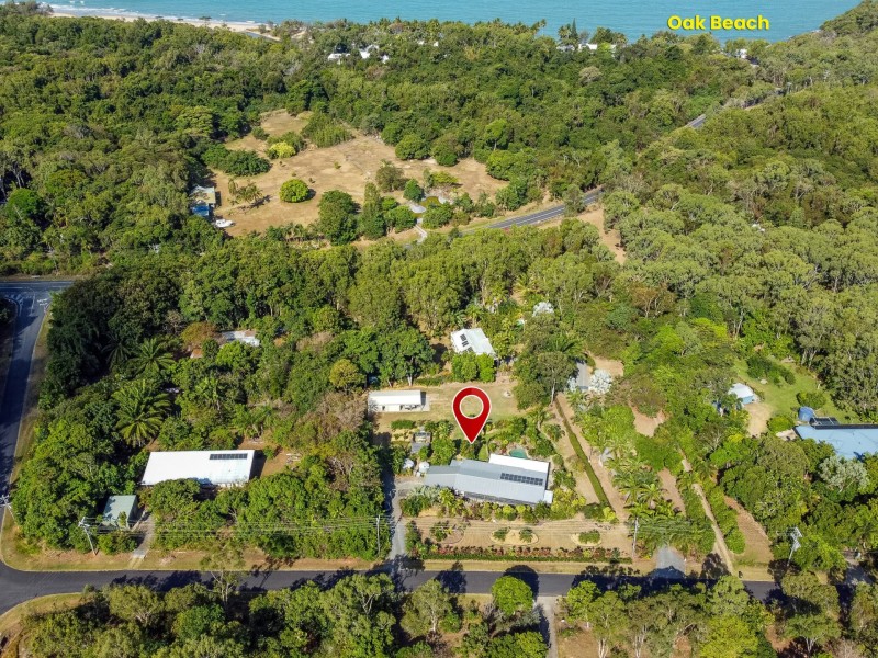 8 Finlay Crescent, Oak Beach QLD 4877