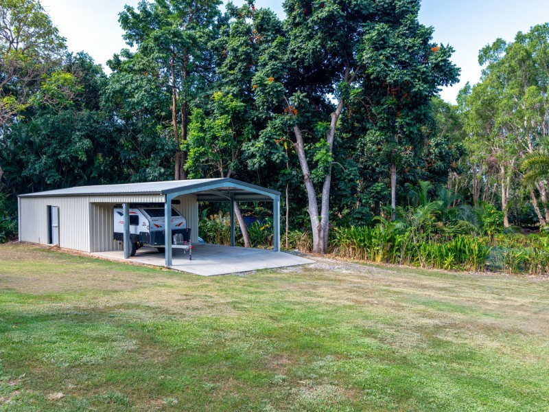 8 Finlay Crescent, Oak Beach QLD 4877
