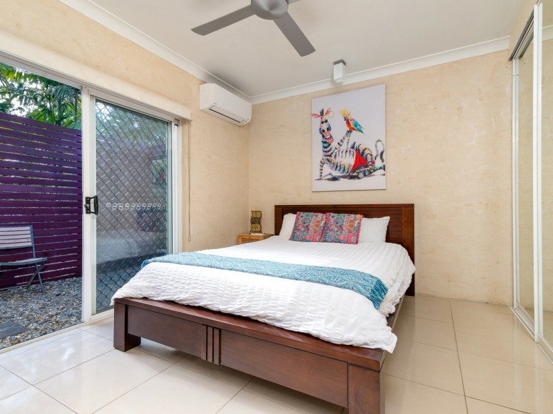 8 Finlay Crescent, Oak Beach QLD 4877
