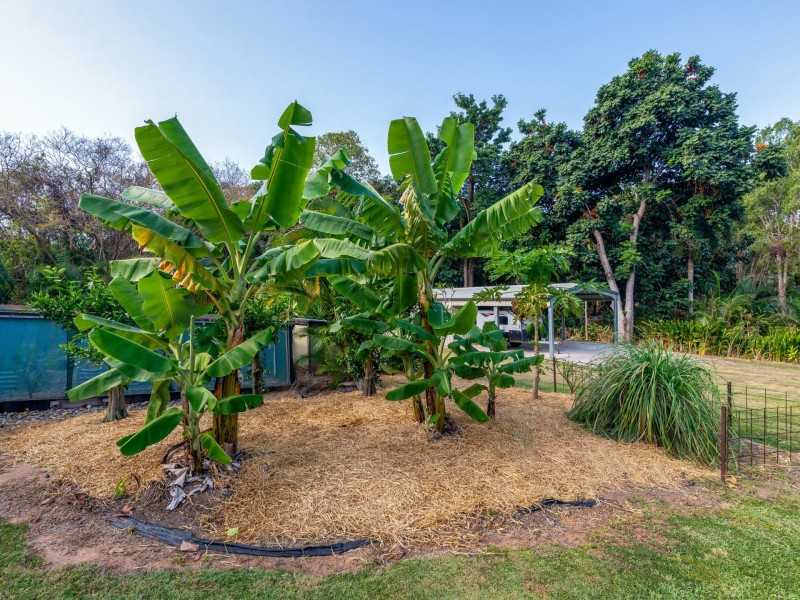 8 Finlay Crescent, Oak Beach QLD 4877