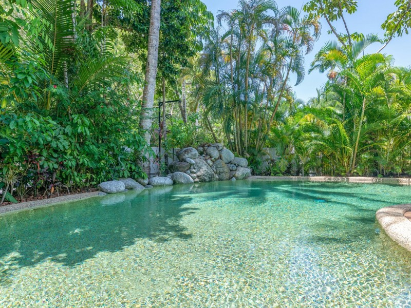 9 Outrigger/16-18 Mudlo Street, Port Douglas QLD 4877