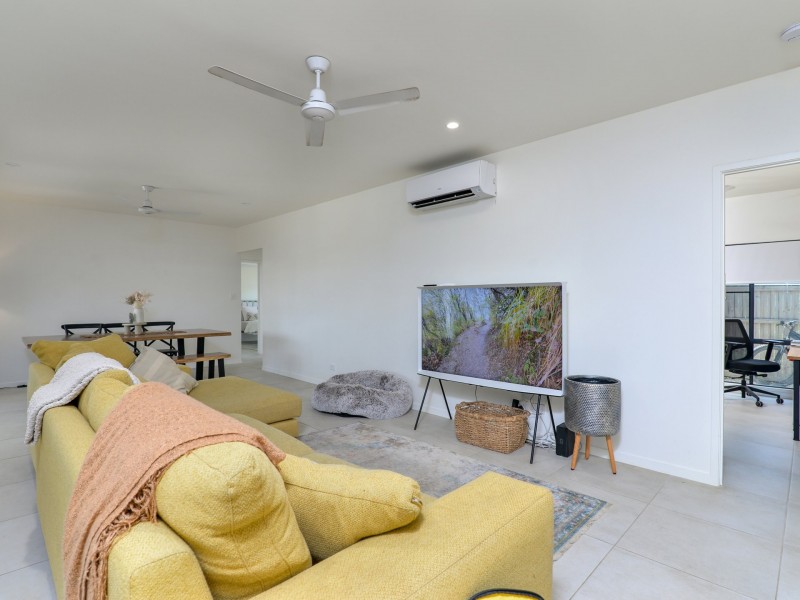 11 Greenbriar Ave, Craiglie QLD 4877