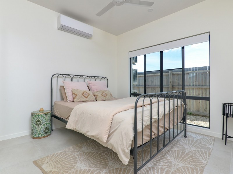 11 Greenbriar Ave, Craiglie QLD 4877