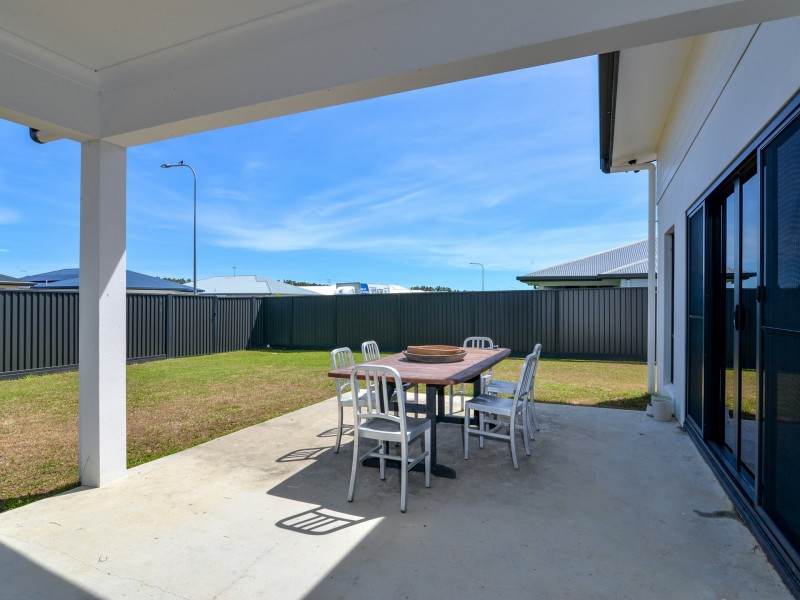 11 Greenbriar Ave, Craiglie QLD 4877