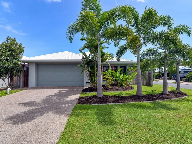 4 Barratta Circle, Trinity Park QLD 4879