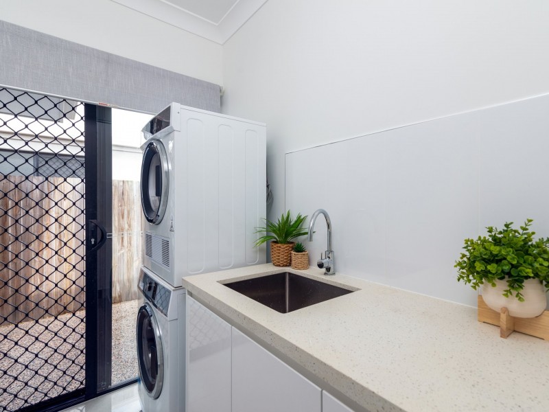 4 Barratta Circle, Trinity Park QLD 4879