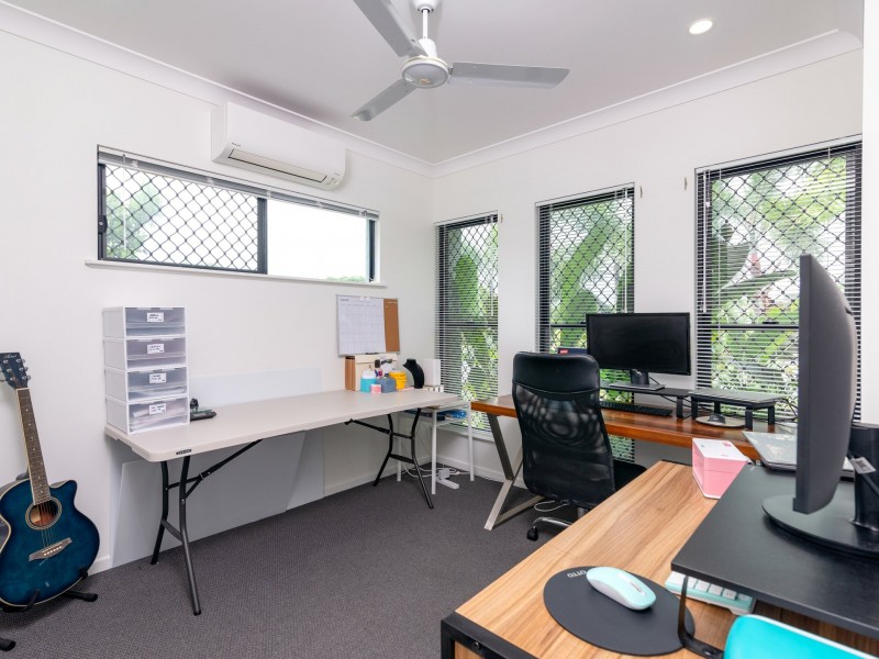 4 Barratta Circle, Trinity Park QLD 4879