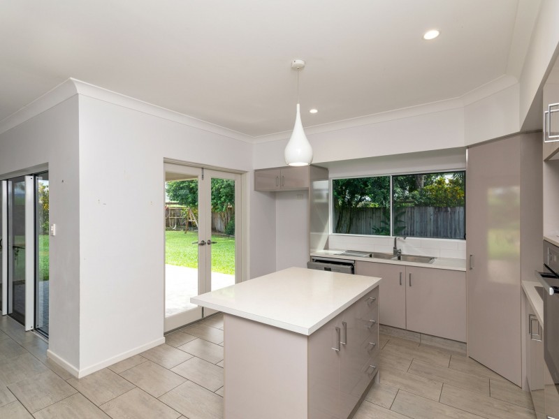 12 Dawal Close, Cooya Beach QLD 4873