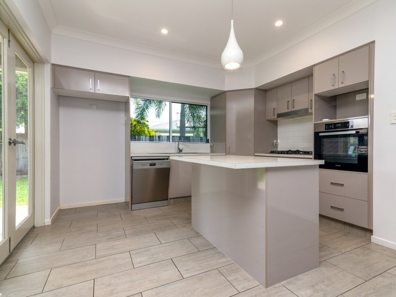 12 Dawal Close, Cooya Beach QLD 4873
