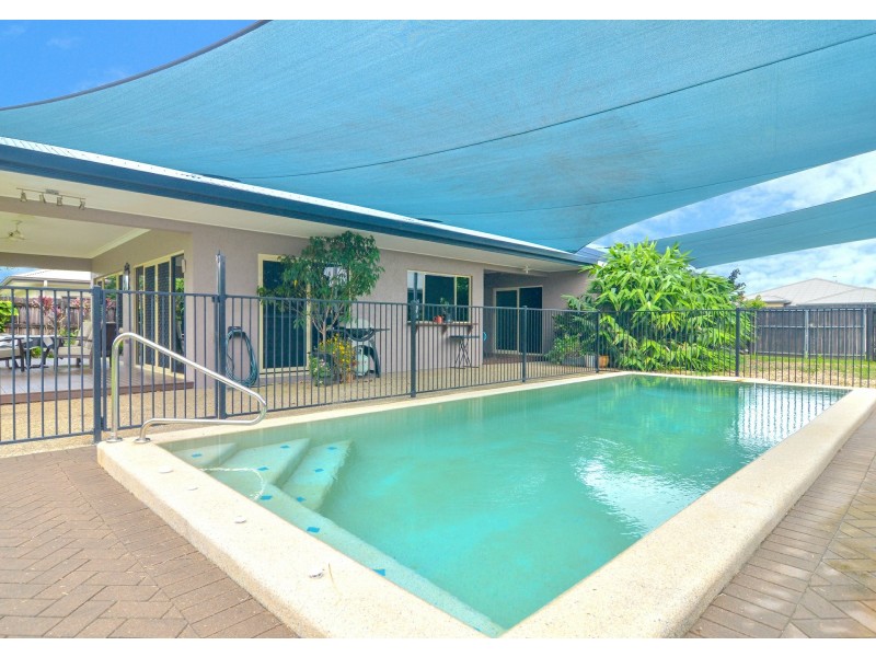 4 Riflebird Crescent, Mossman QLD 4873