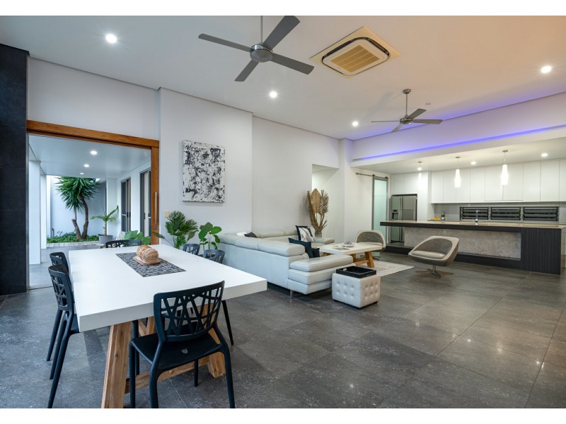2 Andrews Close, Port Douglas QLD 4877