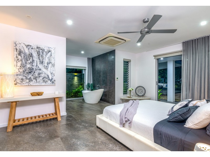 2 Andrews Close, Port Douglas QLD 4877