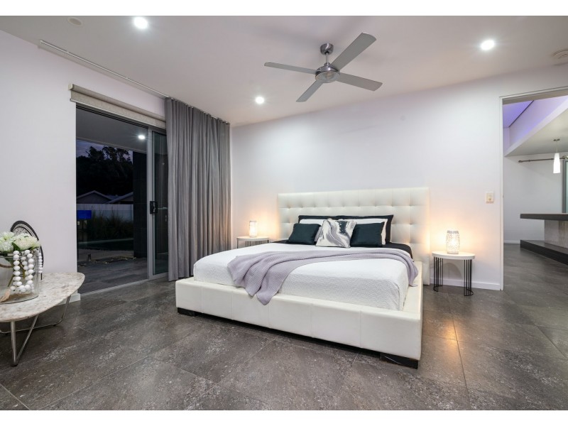 2 Andrews Close, Port Douglas QLD 4877