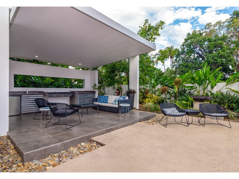 2 Andrews Close, Port Douglas QLD 4877