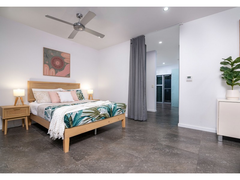 2 Andrews Close, Port Douglas QLD 4877