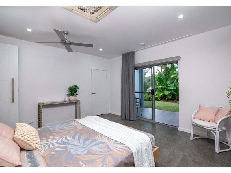 2 Andrews Close, Port Douglas QLD 4877