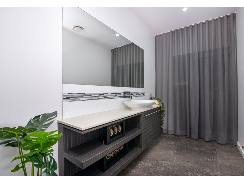 2 Andrews Close, Port Douglas QLD 4877