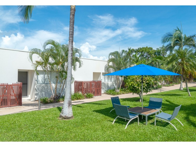 8 Pool/19-37 St Crispins Avenue, Port Douglas QLD 4877
