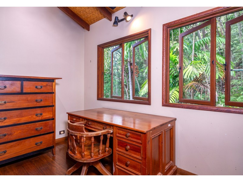 68 Ocean View Road Killaloe, Port Douglas QLD 4877