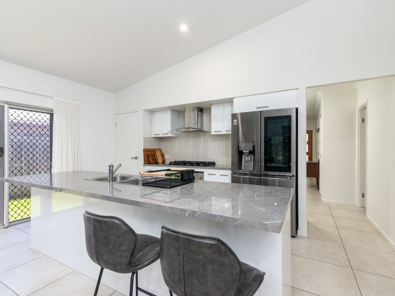 69 Milman Drive, Port Douglas QLD 4877