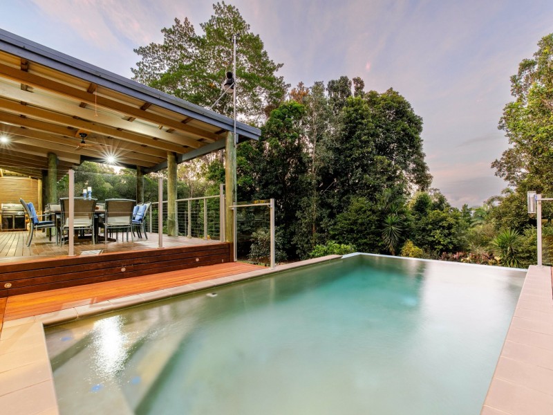 2-6 Milton Terrace, Oak Beach QLD 4877