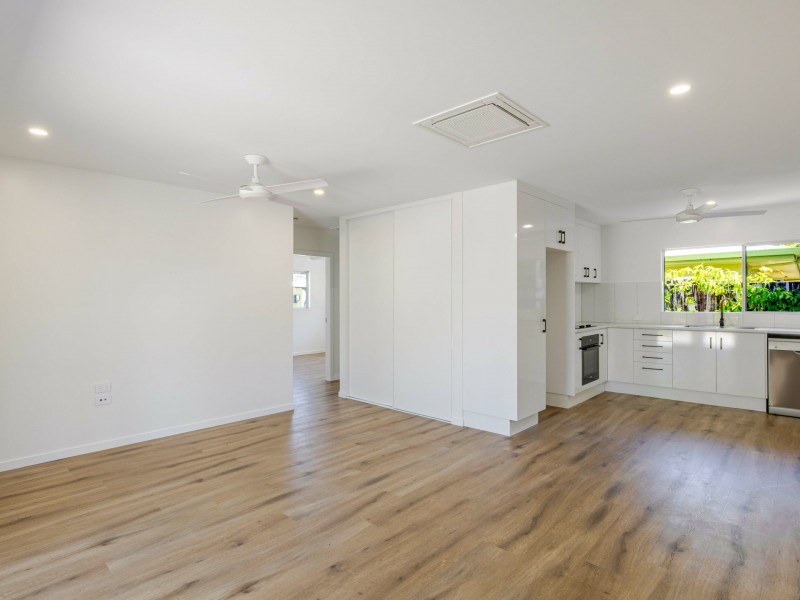 1/25 Limpet Ave, Port Douglas QLD 4877