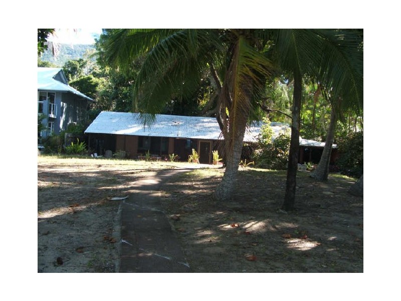 27 Oak Beach Road via Oak Beach, Port Douglas QLD 4877