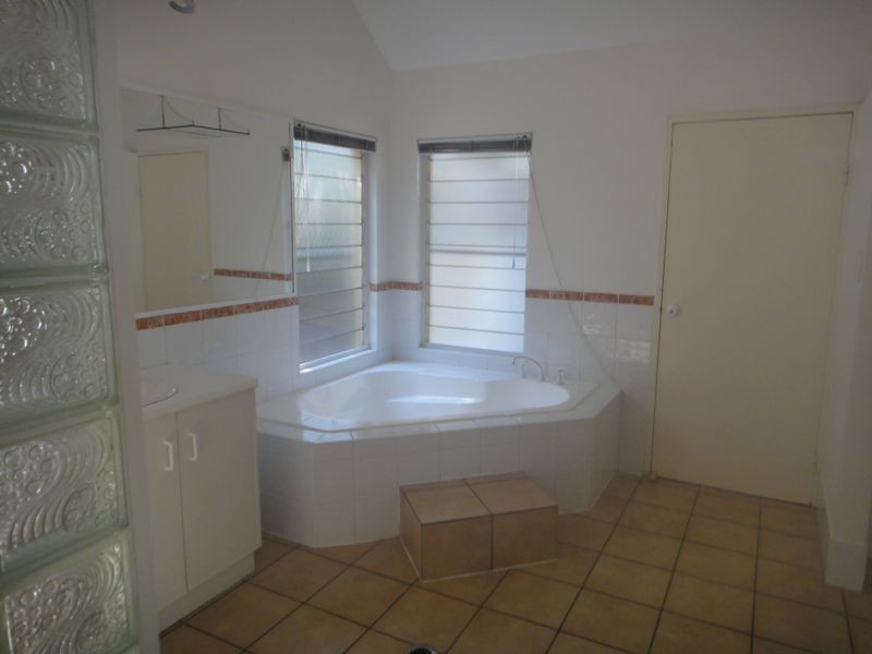 20 Albatross Close, Cooya Beach QLD 4873